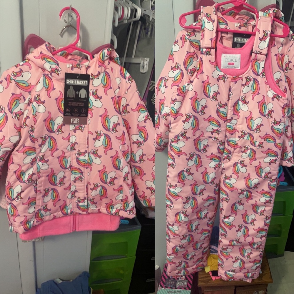 Brand new 5T snowsuit